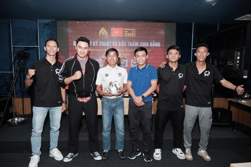Một số hình ảnh của Quỹ Vietnam, We Are ONE